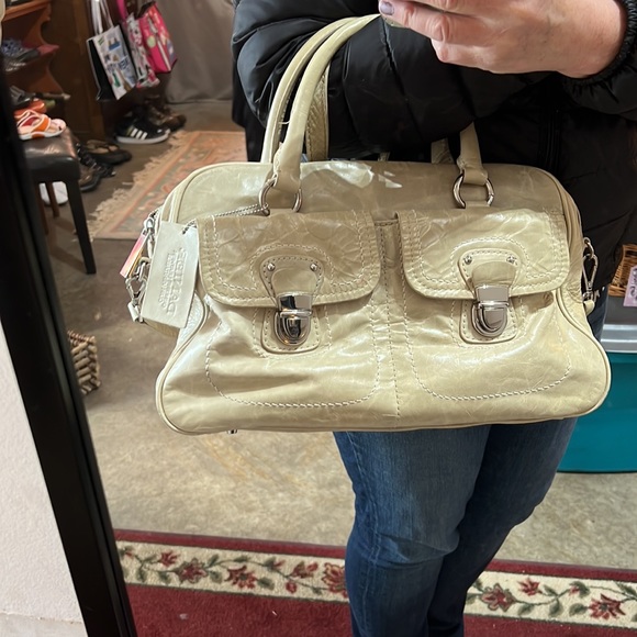 Gorgeous Danier Leather Satchel Crossbody Bag - Picture 10 of 11